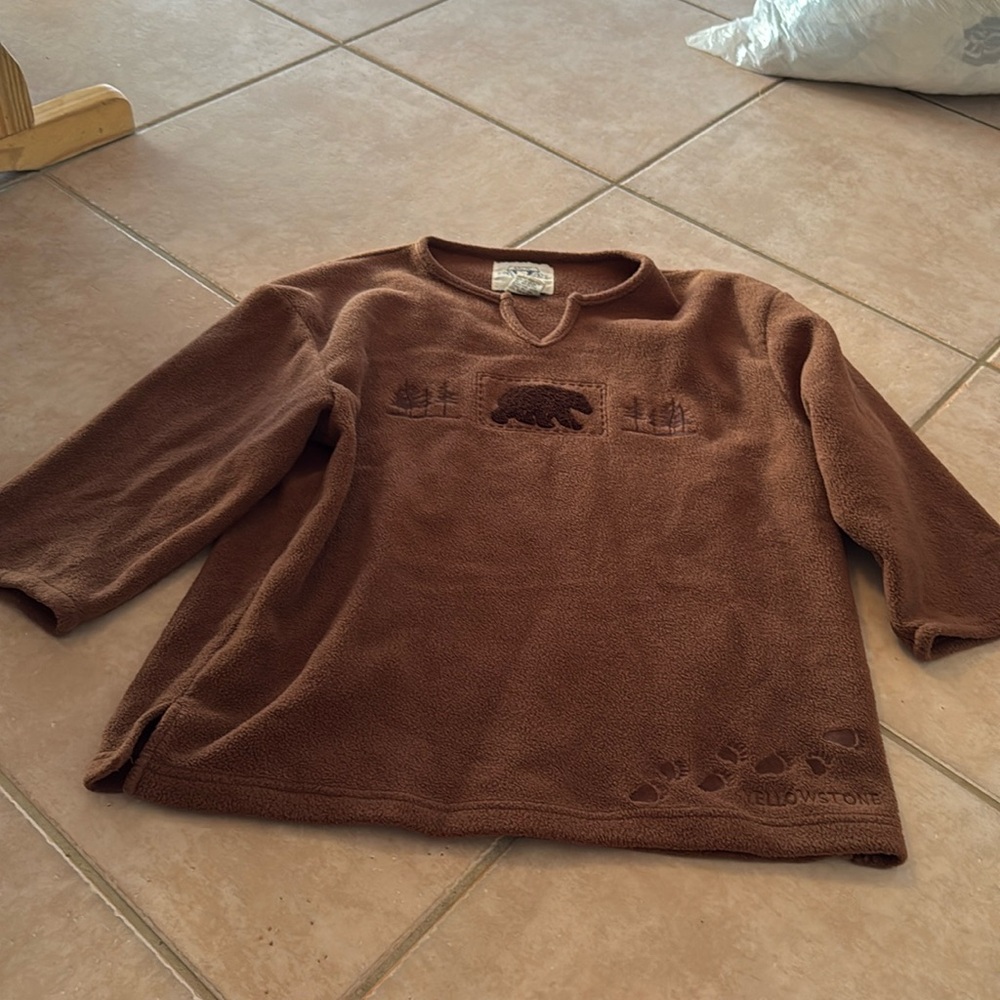 Arctic image size medium 100% polyester sweater @@@